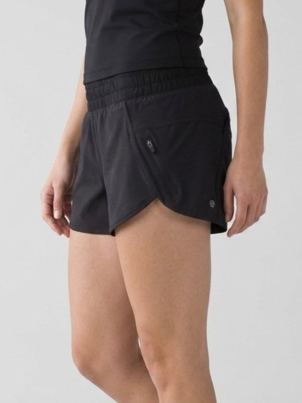 Lululemon Tracker Mid Rise Shorts 4" Lined Zip Pocket Black Grey Relaxed Fit 6